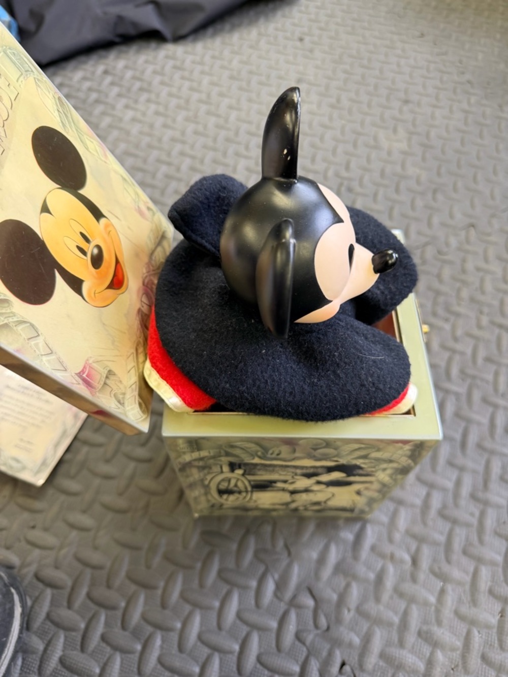 Walt Disney’s Mickey Mouse Limited Edition Musical Jack-In-The-Box - Picture 11 of 12